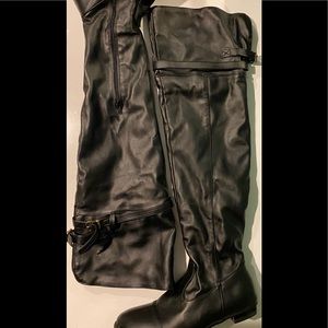 A beautiful black over the knee boots